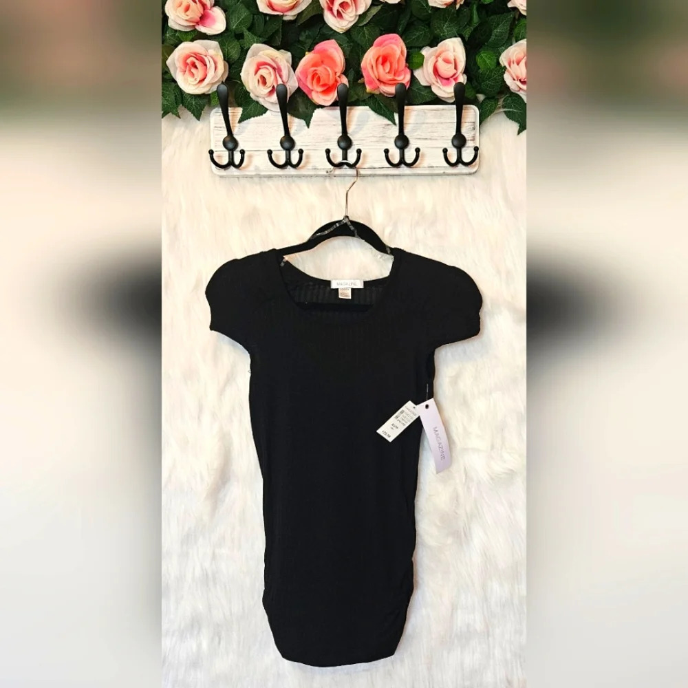 Magazine Classic Ribbed Cap Sleeve Shirt